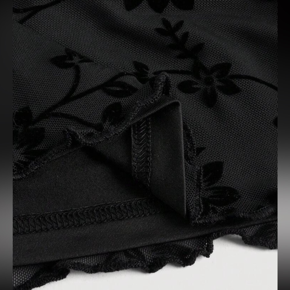 NWT Floral Layered Top - Picture 4 of 4